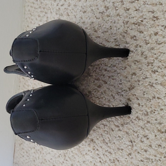 Bella Vita Pumps - Picture 12 of 13